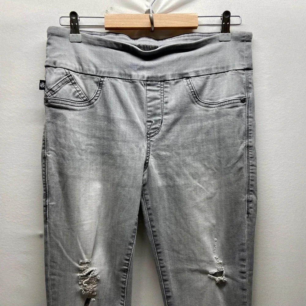 Rock & Republic Jeans Women's 12 Grey Denim Rx Fever Pull On Skinny Distressed‎